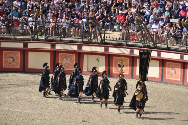 Do Francji. Park Puy du Fou. Pokaż Le signe de Triomphe .16 sierpnia 2017 . — Zdjęcie stockowe