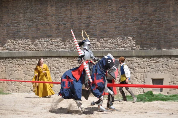 Francja. Park Puy du Fou. Pokaż Le secret de la lance.16 sierpnia 2017 . — Zdjęcie stockowe