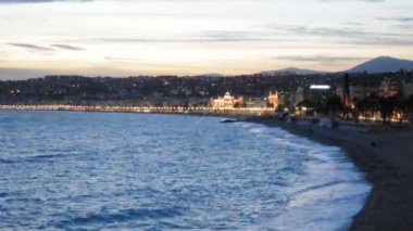 Akşam Fransız Rivierası .