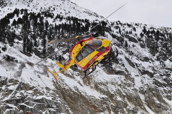 Francja Alp Kwietnia 2018 Helikopter Bezpieczeństwa Cywilnego — Zdjęcie stockowe