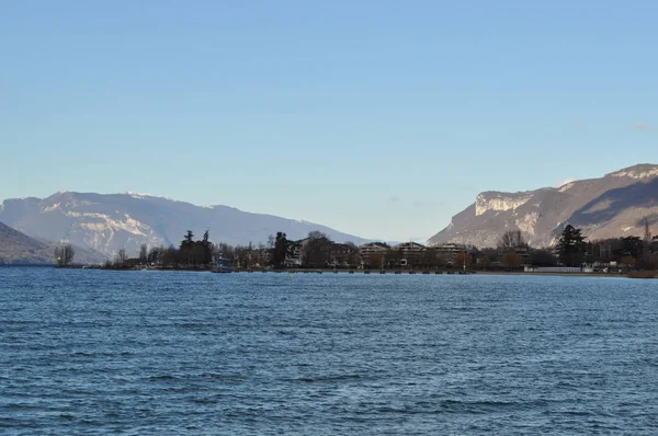 Bergen Alperna Utsikt Över Alperna Med Moln Och Dimma — Stockfoto