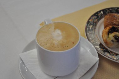 Kahvaltı için kahve.  . 