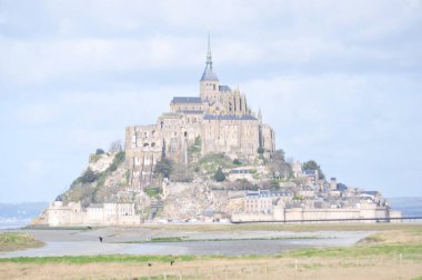 Saint Michel Dağı sokakları 