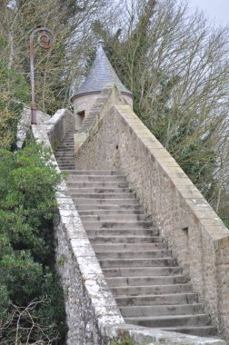 Saint Michel Dağı 'na bakın.