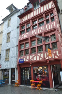 Rennes. Fransa. 5 Mart 2020. Biocoop, Maloan, Jbs berber dükkanı .