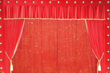 Kabare girişi. Kırmızı renk .