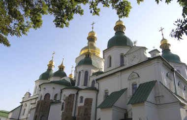 St. Sophia Katedrali Kiev. Bir yaz gününde antik mimari anıt