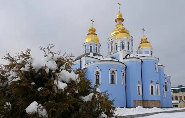 St. Michaels katedrála v Kyjevě na mrazivý zimní den — Stock fotografie