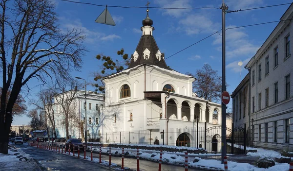 Die alte Kirche des Hl. Nikolaus des Guten in Kiev auf dem Podol. Winter — Stockfoto