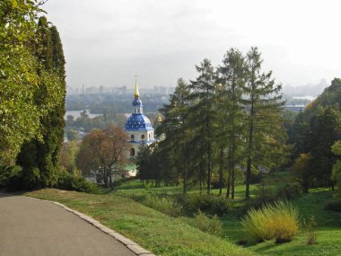 Kiev 'deki botanik bahçesinde.