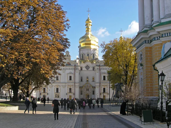 Převzetí katedrály v Kyjevě Pechersk Lavra v podzimní den — Stock fotografie