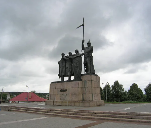 Monumento ai Difensori della Patria a Chernihiv . — Foto Stock