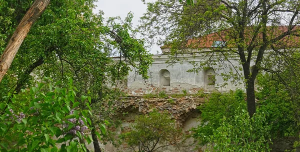 Ancient brick fortress wall in Kiev Pechersk Lavra — Stock Photo, Image