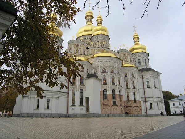 Catedral da Assunção Kiev Pechersk Lavra, dia do outono — Fotografia de Stock