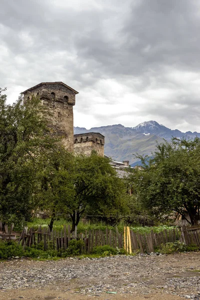 Georgia Svaneti mountain river watchtowers — Stock Photo, Image