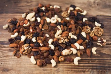 egzotik meyveler fındık karışımı