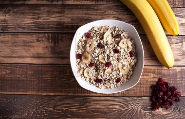 meyve ile yulaf plaka