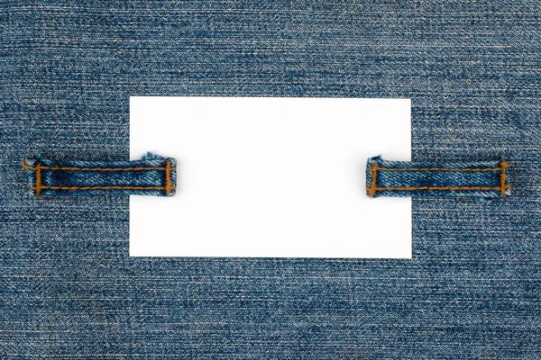 Порожня візитка з двома джинсовими ремінцями . — стокове фото