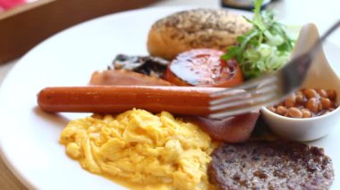 Bütün gün kahvaltı