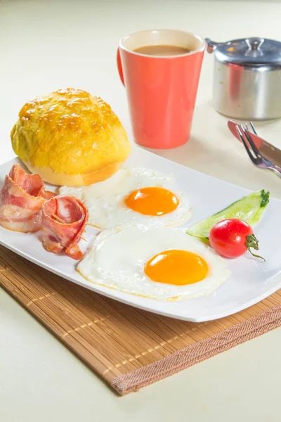 Una sesión de cocina utiliza la iluminación de carne — Foto de Stock