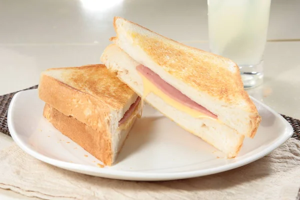 Una sesión de cocina utiliza la iluminación de carne — Foto de Stock