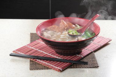 Etli eriştenin mutfak fotoğrafı.