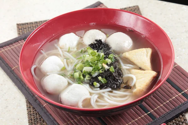 Una Foto Cocina Fideos Con Carne — Foto de Stock