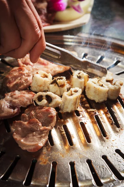 Uma cozinha atirar carne usada iluminação — Fotografia de Stock