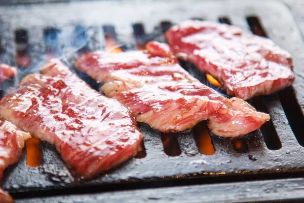 Una sesión de cocina utiliza la iluminación de carne — Foto de Stock