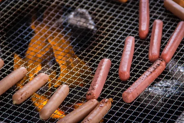 Uma cozinha atirar carne usada iluminação — Fotografia de Stock