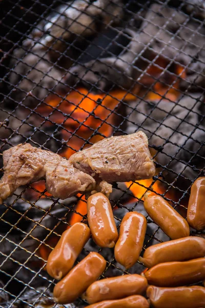 Uma cozinha atirar carne usada iluminação — Fotografia de Stock