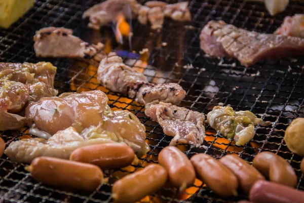 Una sesión de cocina utiliza la iluminación de carne —  Fotos de Stock