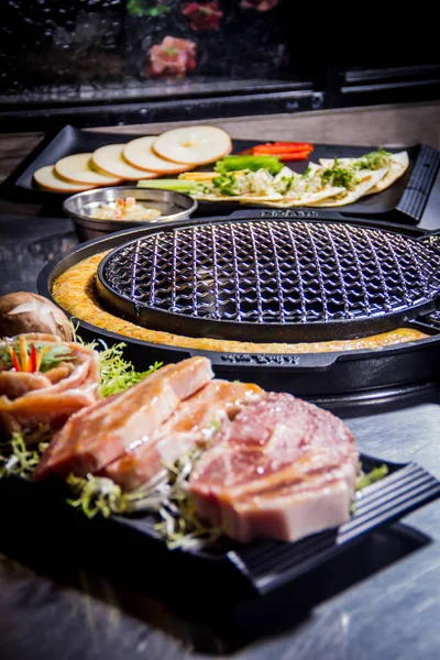 Una sesión de cocina utiliza la iluminación de carne — Foto de Stock