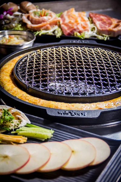 Uma cozinha atirar carne usada iluminação — Fotografia de Stock