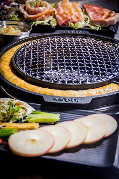 Uma cozinha atirar carne usada iluminação — Fotografia de Stock