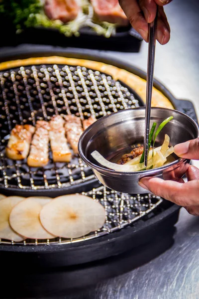 Una sesión de cocina utiliza la iluminación de carne — Foto de Stock