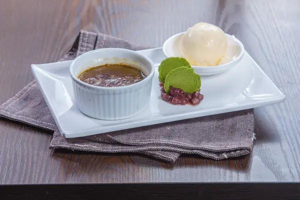 Una sesión de cocina utiliza la iluminación de carne — Foto de Stock