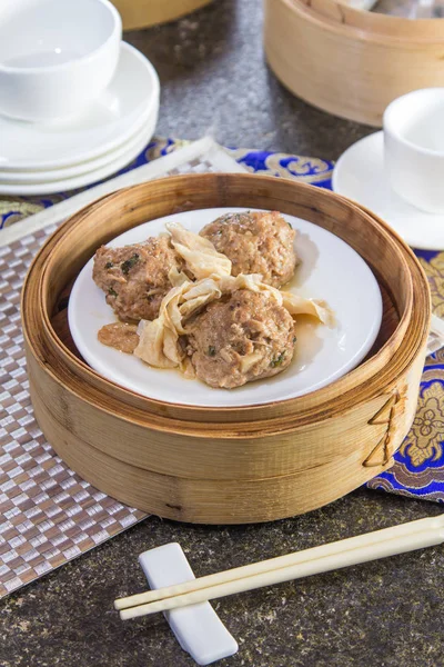 Closeup Dim Sum Bamboo Steamer — Stockfoto