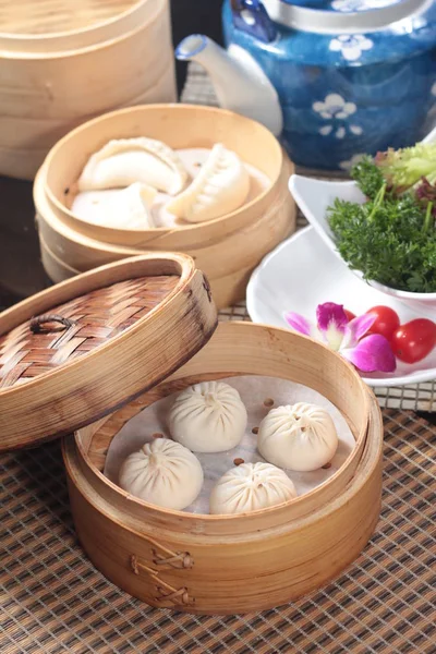 Closeup Steamed Buns Bamboo Steamer Dim Sum — 스톡 사진