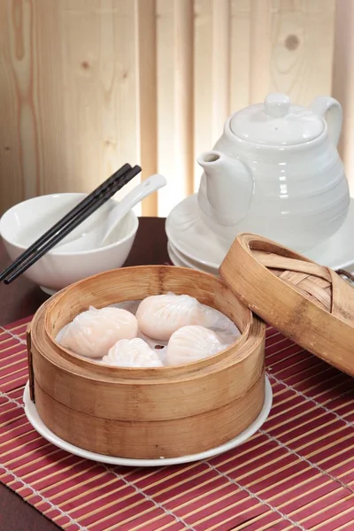 Closeup Steamed Dumplings Bamboo Steamer Dim Sum — Foto de Stock