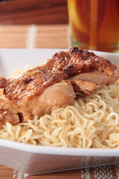 Close Noodles Dish Chicken Meat — Stock fotografie