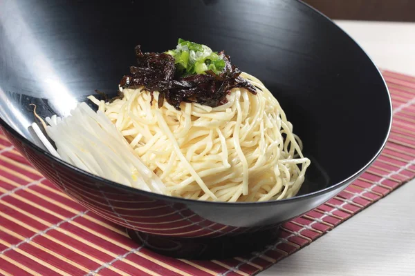 Close Noodles Dish — 图库照片