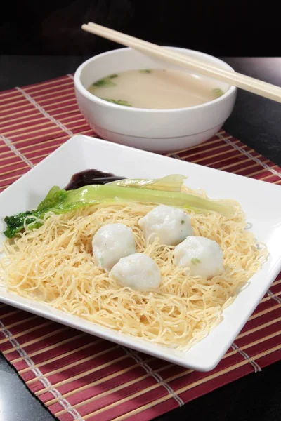 Plate Noodles Table Closeup — 图库照片