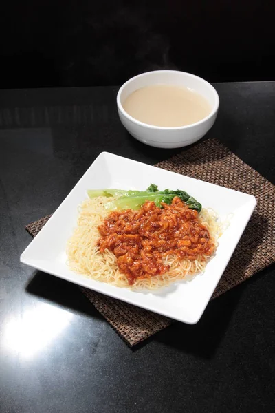 Close Plate Noodles Table — Stok Foto