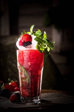 Masada böğürtlenli kokteyl 