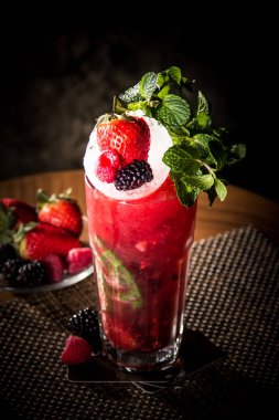 Masada böğürtlenli kokteyl 