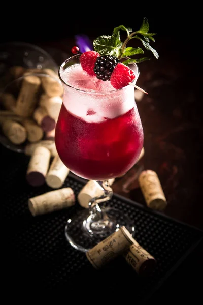 Cocktail Berries Table — Stock Photo, Image