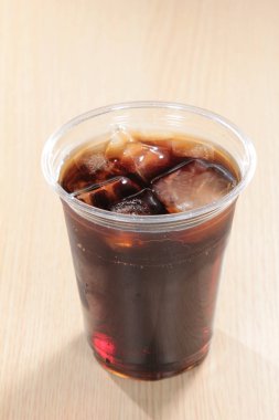 Buz küplü buzlu kola.