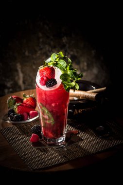 Masada böğürtlenli kokteyl 