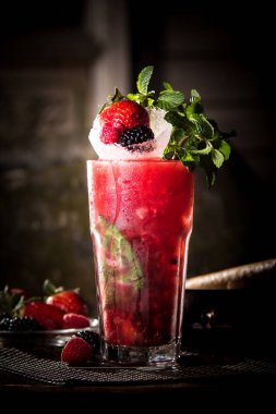 Masada böğürtlenli kokteyl 